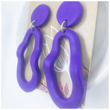 Load image into Gallery viewer, Wavy Ovals Abstract